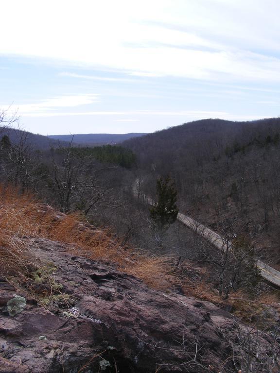 Shepherd Mountain Inn & Suites Pilot Knob エクステリア 写真