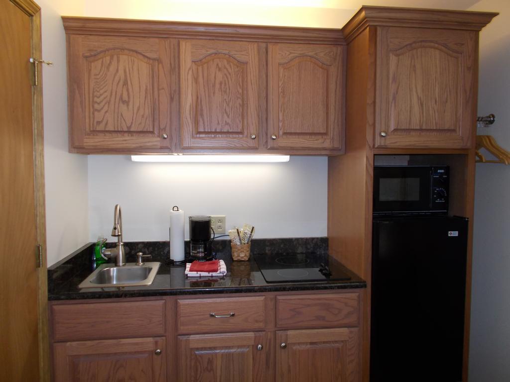 Shepherd Mountain Inn & Suites Pilot Knob 部屋 写真