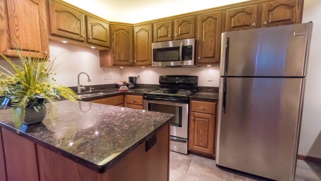 Shepherd Mountain Inn & Suites Pilot Knob エクステリア 写真
