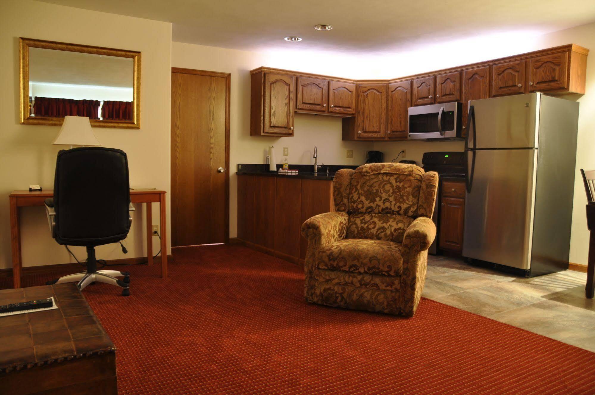 Shepherd Mountain Inn & Suites Pilot Knob エクステリア 写真