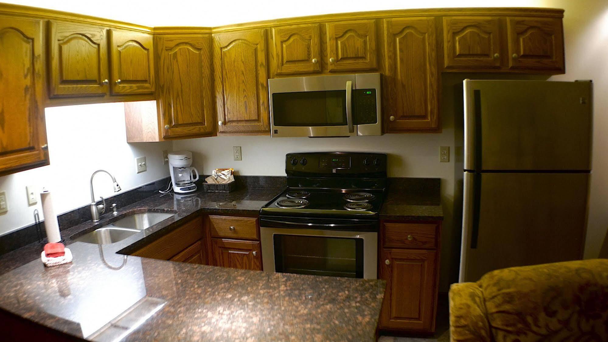 Shepherd Mountain Inn & Suites Pilot Knob エクステリア 写真